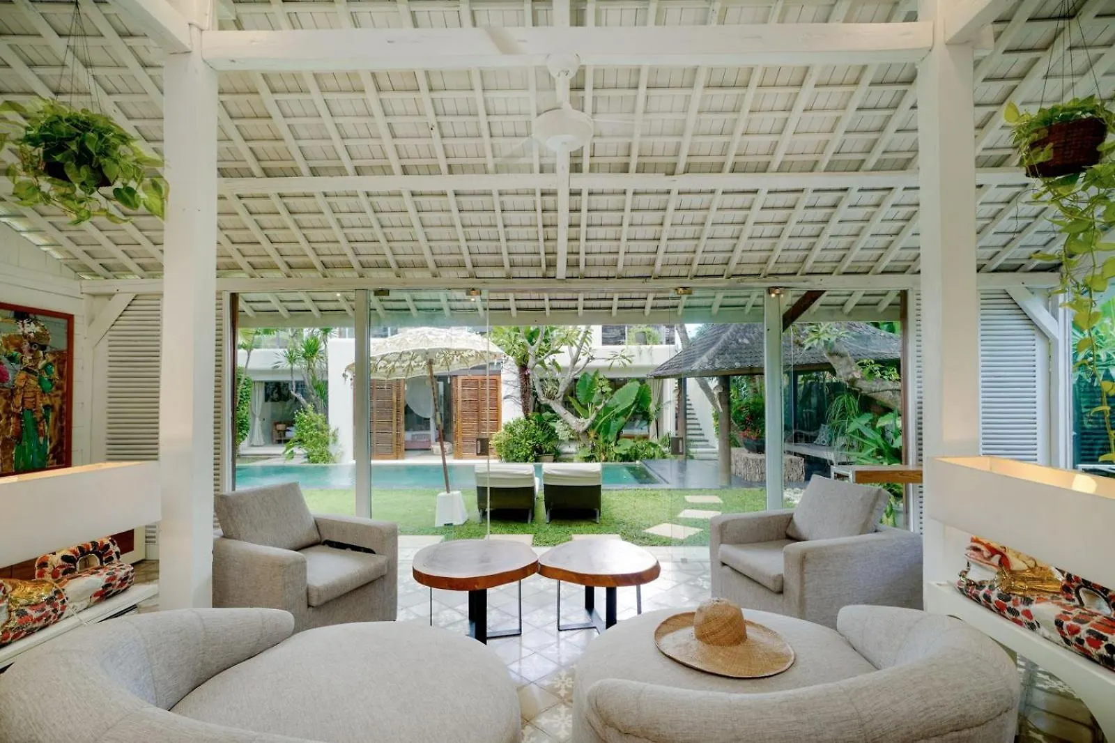 Tropical Villa Batik - Large Garden & Pool, Concierge! 3Mins To Beach, Clubs, Cafes سمينياك