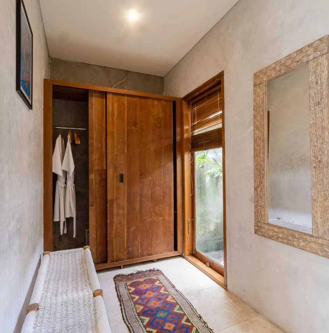 Tropical Villa Batik - Large Garden & Pool, Concierge! 3Mins To Beach, Clubs, Cafes سمينياك إندونيسيا