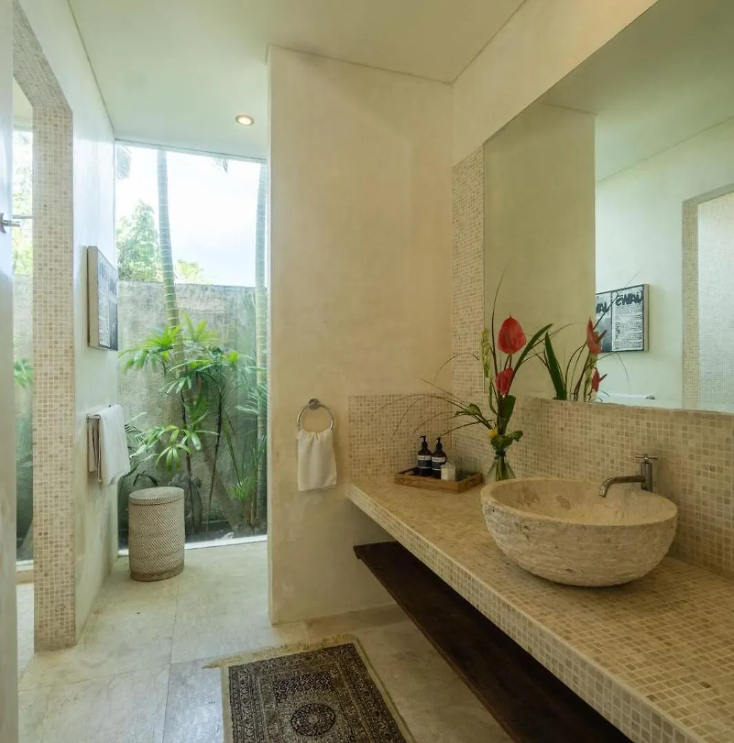סמיניאק Tropical Villa Batik - Large Garden & Pool, Concierge! 3Mins To Beach, Clubs, Cafes אינדונזיה